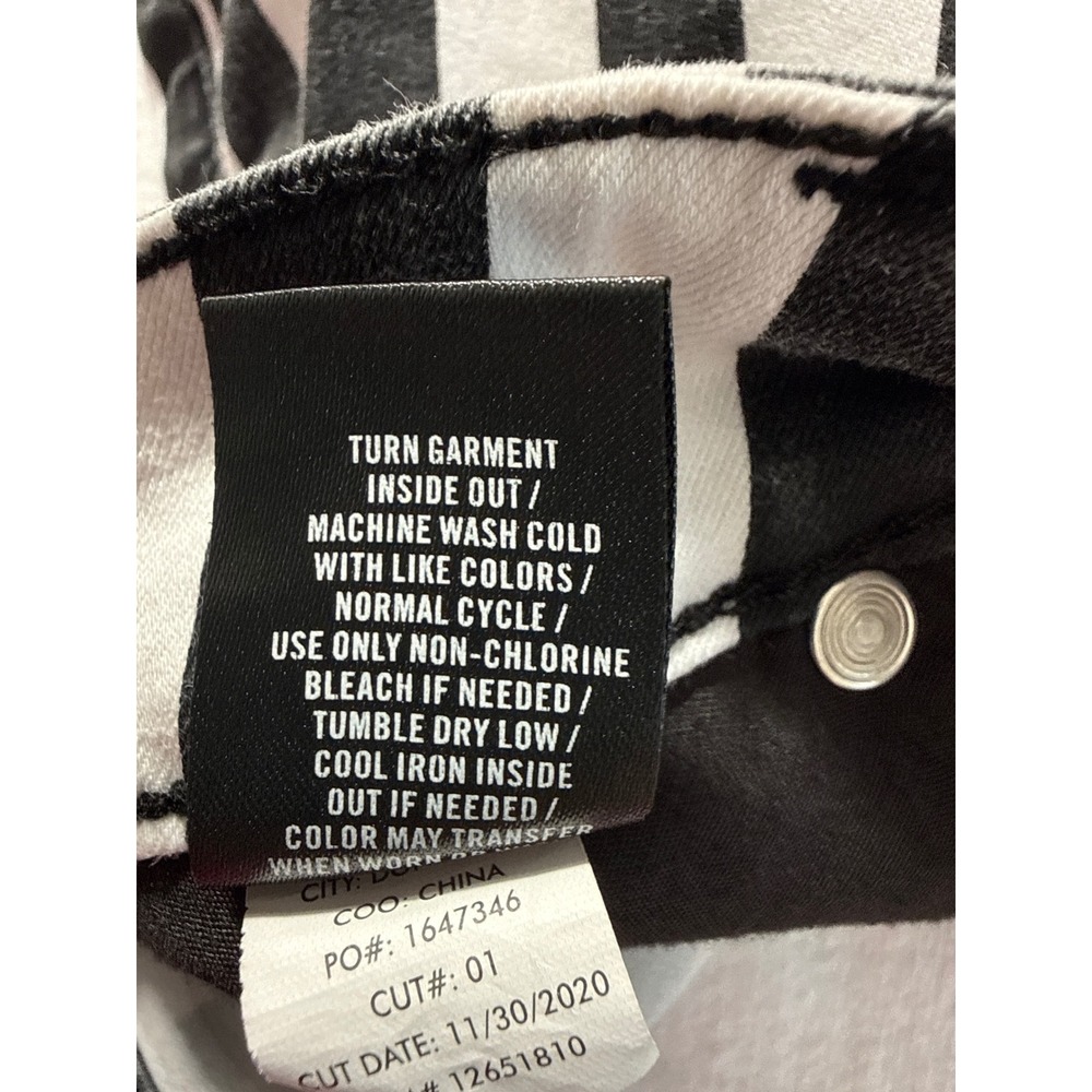 Hot Topic HT Denim Ultra Hi-Rise Striped Button Front Shorts Black White Size 13 - Picture 6 of 10